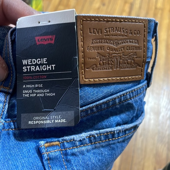 Levi’s premium wedgie straight size 24 x 26 - Picture 6 of 7